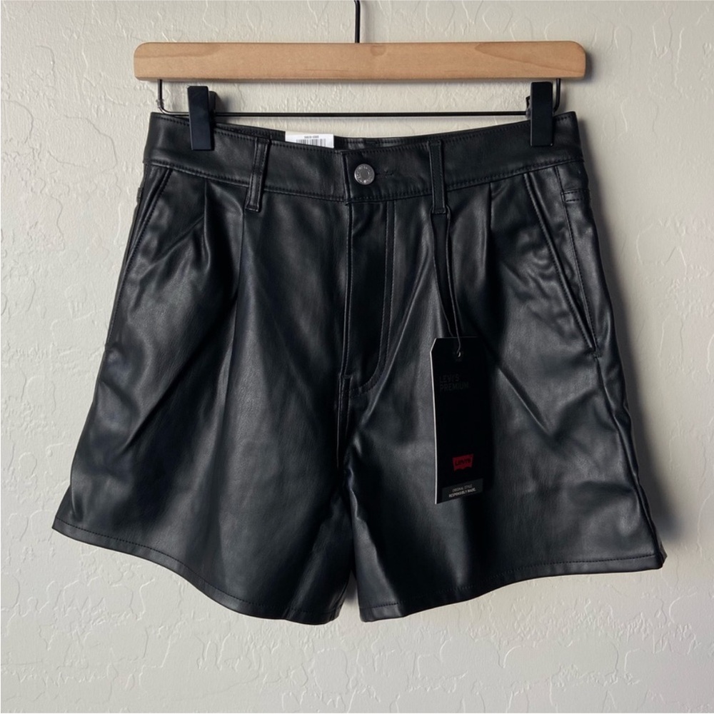 NWT Levi's High Rise Premium Faux Leather Black Shorts Size 29